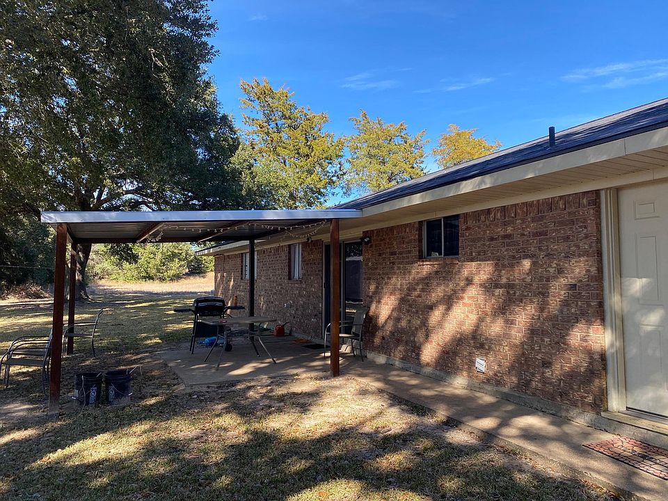 2nd image of 304 Gregory Cir