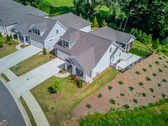 2nd image of 3492 Fishpond Cir