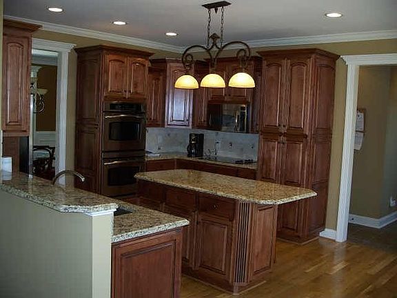 3rd image of 9709 Straightaway Ln