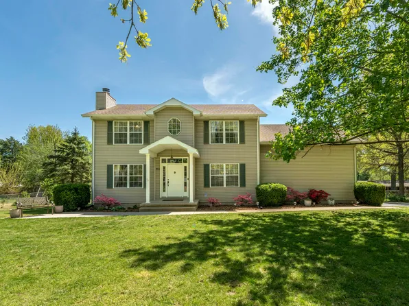 1554 E Holiday Street, Springfield, MO 65804