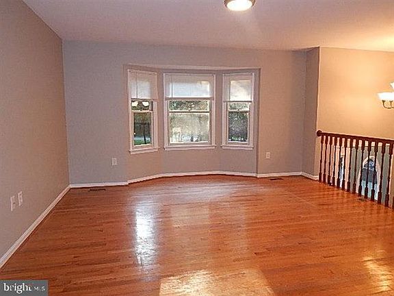 4th image of 12802 Lake Wilderness Ln