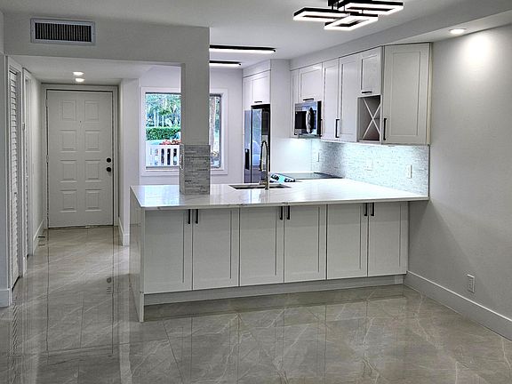 2nd image of 6935 Huntington Lane #106
