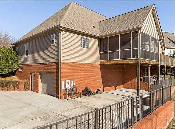 3rd image of 1530 Leighton Dr