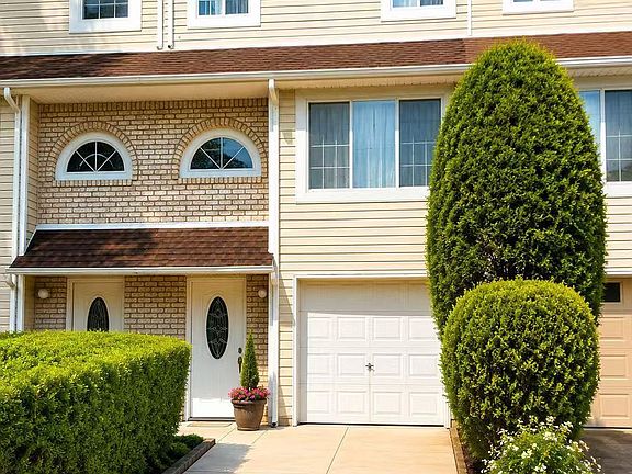 2nd image of 31 Eagan Ave
