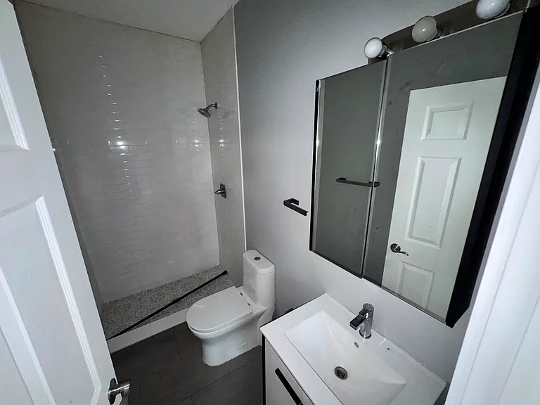 38 Tillinghast St #3RR — Photo 7