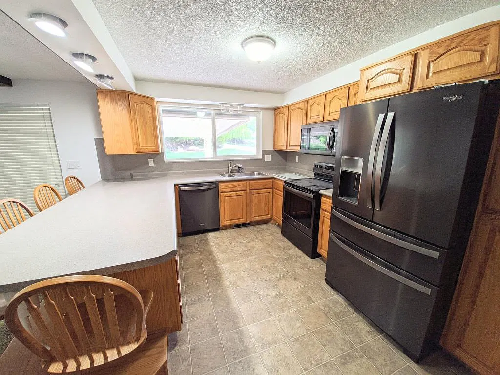 1645 W Pleasant View Dr. — Photo 2