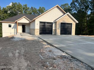 2785 Briaroaks Ln, Joplin, MO 64804