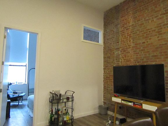 5th image of 139 Newark Ave #2A