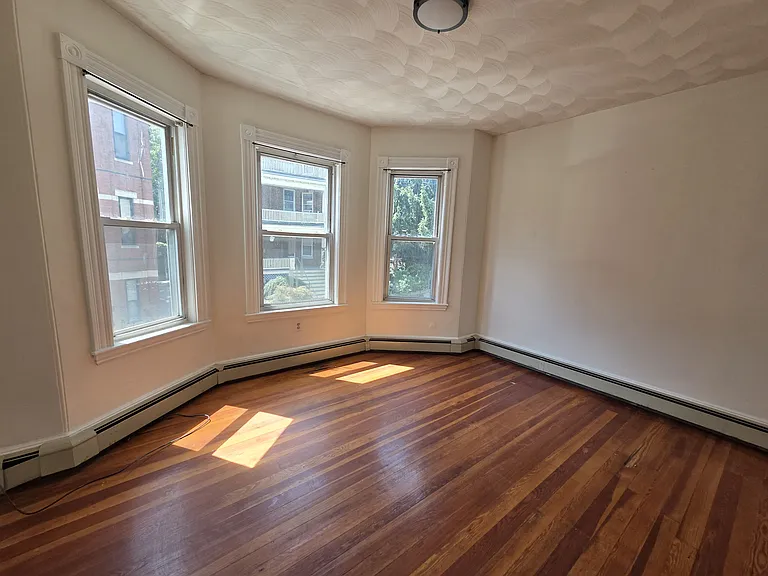 77 Walnut St #3 — Photo 10