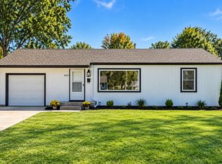 8409 W 69th St, Overland Park, KS 66204