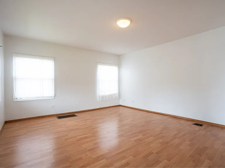 2683 Grande Vista Avenue — Photo 4