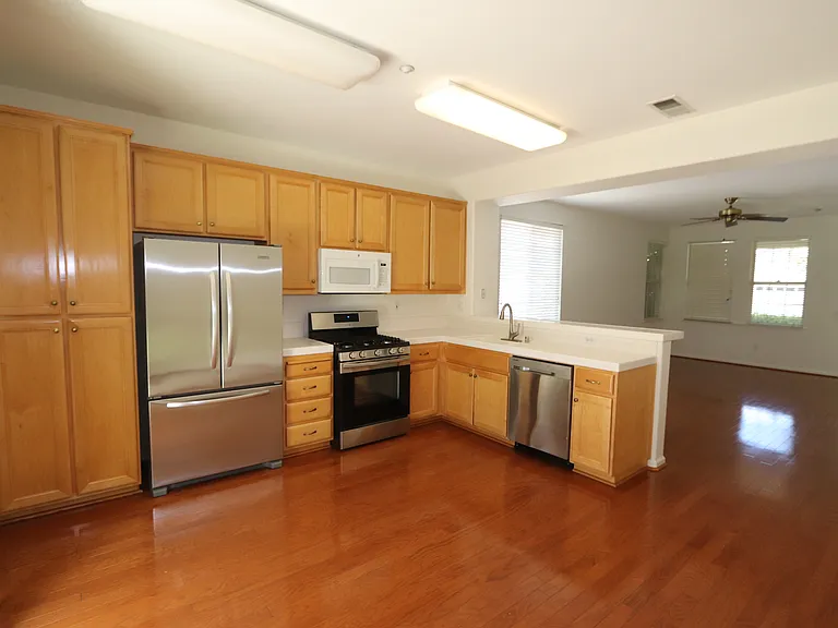 567 Quindell Way — Photo 6