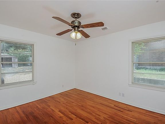 5th image of 7712 Ewing Ave
