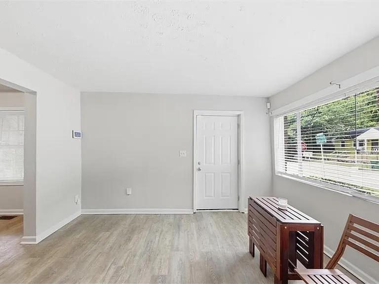 154 Lawton St SW — Photo 7
