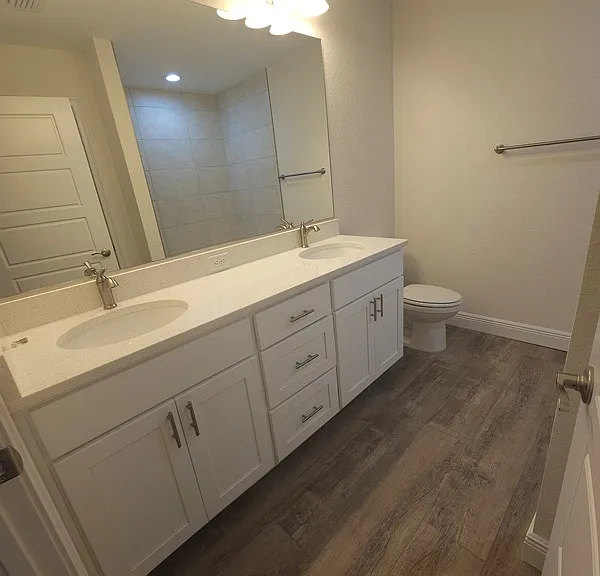 387 E Caldwell Dr — Photo 10