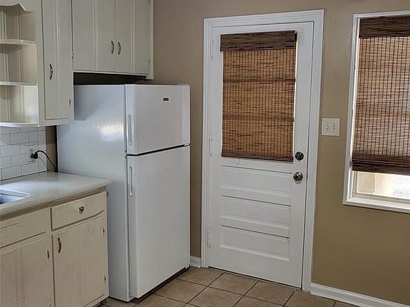 5th image of 2165 Meadowlane Dr