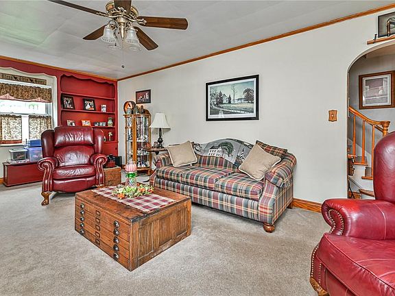 4th image of 1060 Woodside Ave