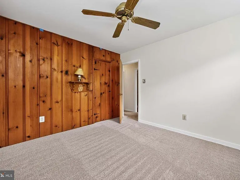 221 Hillside Dr — Photo 10