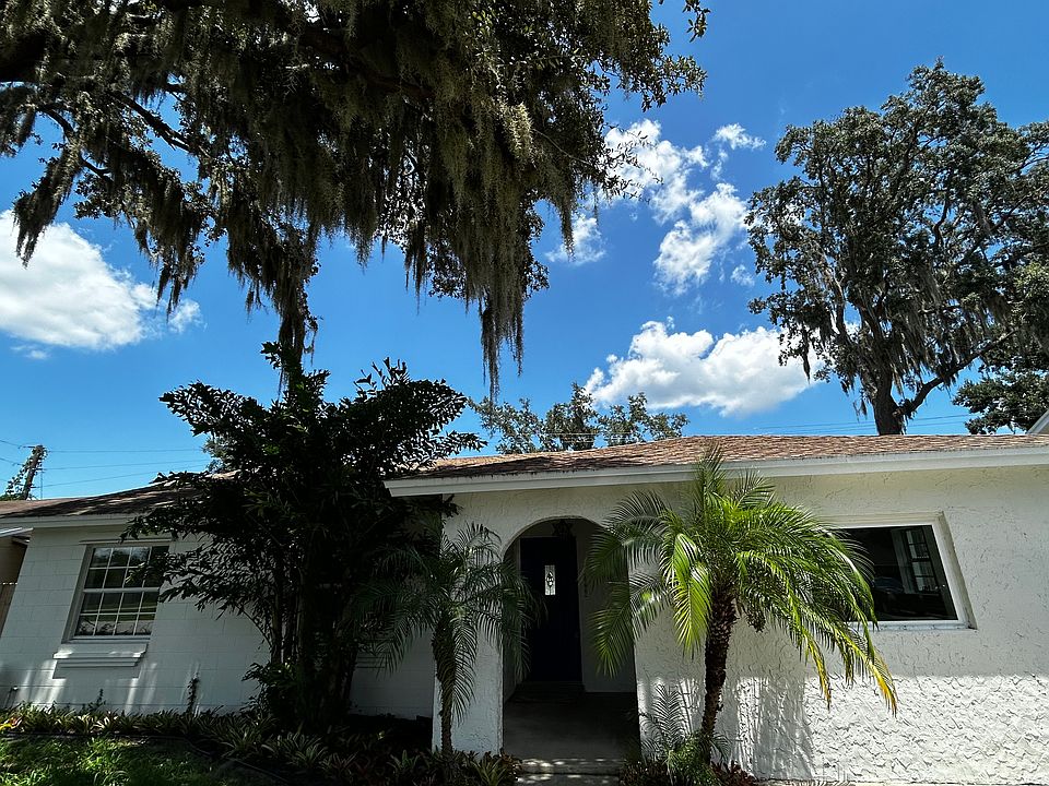 New Exterior Paint and Roof pressure washed