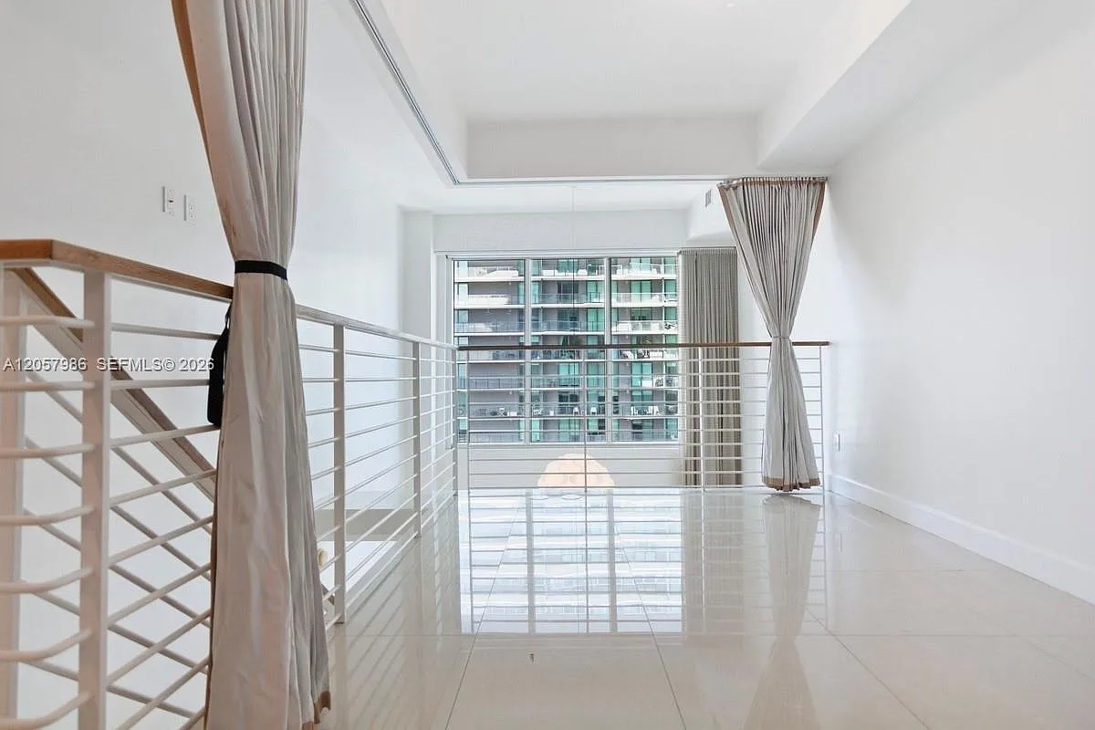 Infinity At Brickell Cond — Photo 4
