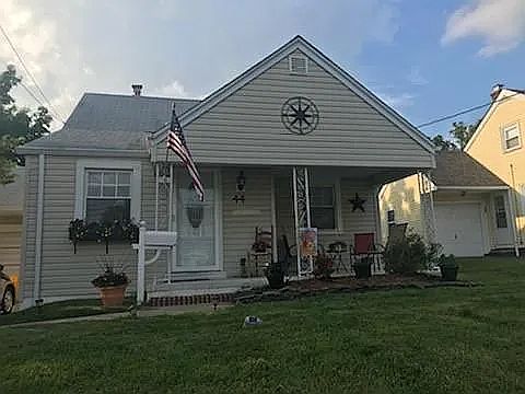 1st image of 44 Icker Ave