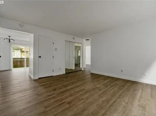 1543 SE Carlton St APT D, Portland, OR 97202