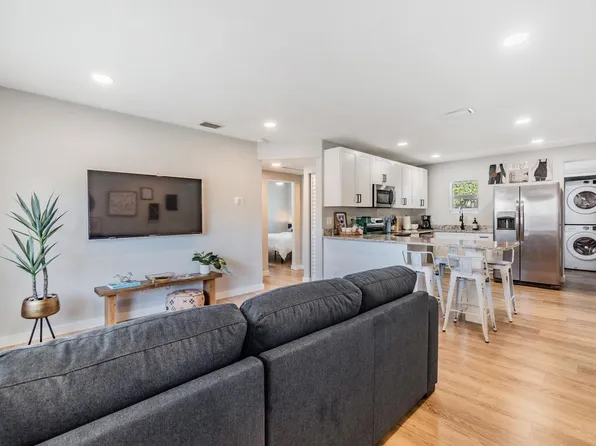 2421 W Carmen St, Tampa, FL 33609