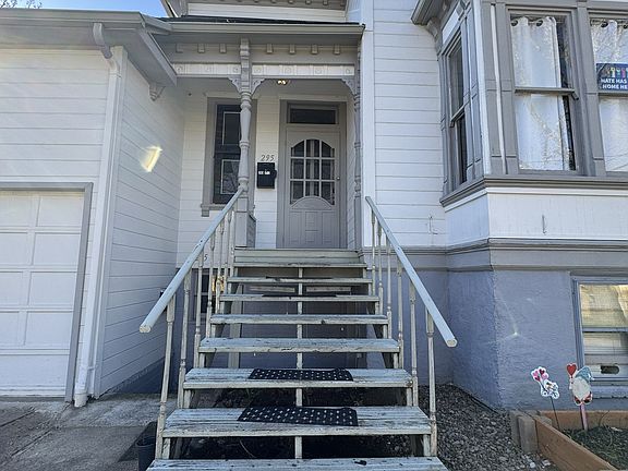 2nd image of 295 1/2 15th St NE #295