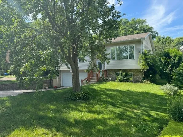 8404 Alden Rd, Wonder Lake, IL 60097