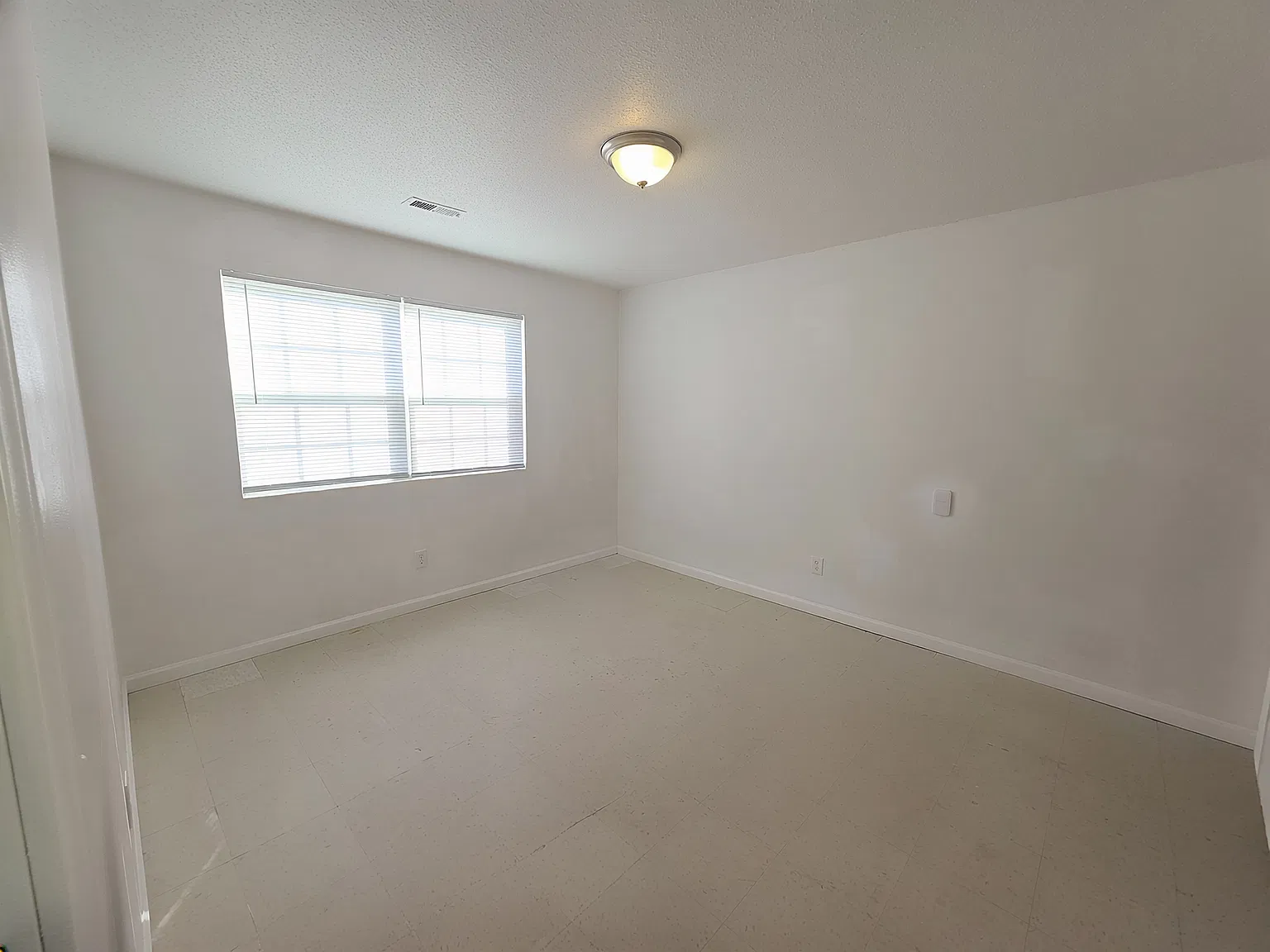 526 Bartlett Street - 4 — Photo 3