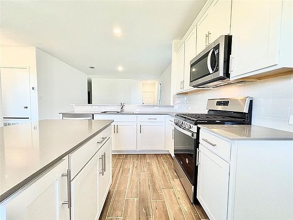 3rd image of 117 Redonda Dr
