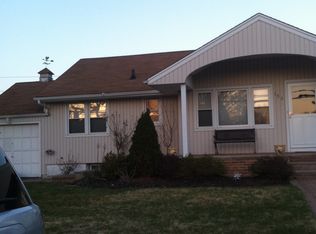 153 Pollok Pl, Syosset, NY 11791