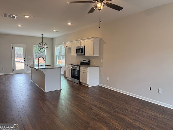4th image of 2 Morningside Ct