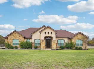 336 Abrego Lake Dr, Floresville, TX 78114