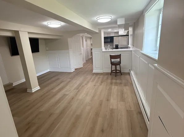 (undisclosed Address), Eastchester, NY 10709