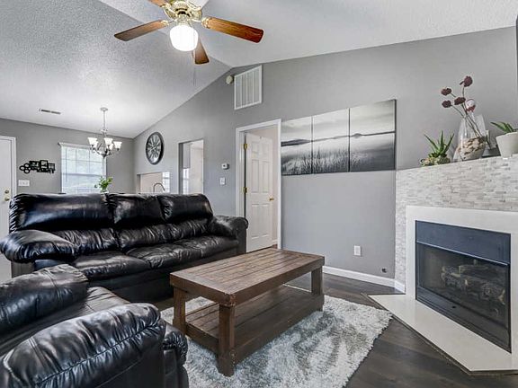 3rd image of 7827 Emory Chase Ln