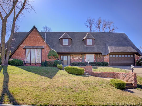 2926 E 57th Pl, Tulsa, OK 74105