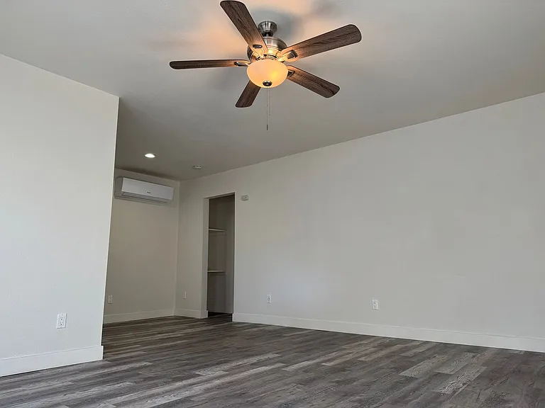 4553 Texas St — Photo 28