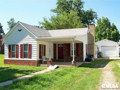204 E Douglas St, Edinburg, IL, 62531