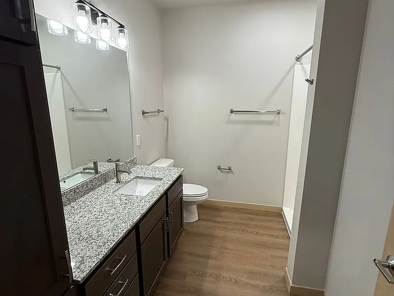 Mira Apartments — Photo 28