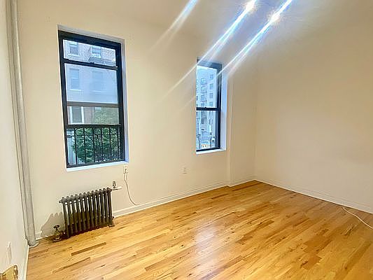 5th image of 326 Lincoln Pl #B2