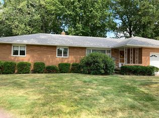 646 Senn Dr, Tallmadge, OH
