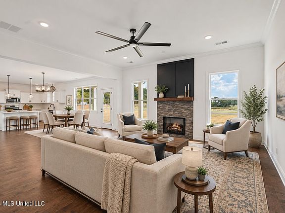 4th image of 2255 Livingston Way
