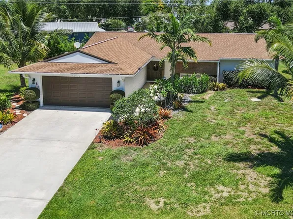 2916 SE Paramount Pl, Stuart, FL 34997