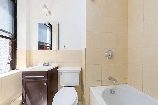 Rented by A&E Real Estate Management | media 7