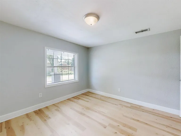 1103 Washington St — Photo 25