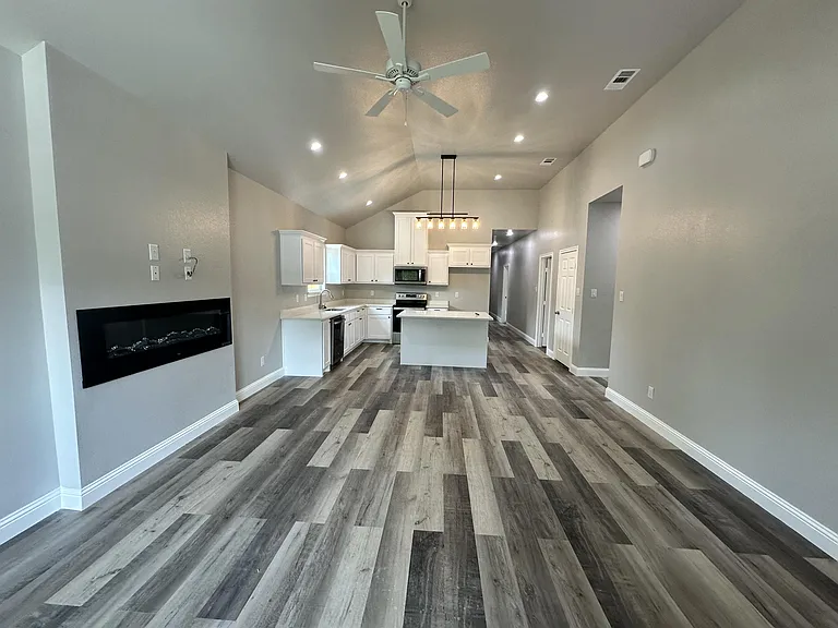 4120 Henderson St — Photo 5