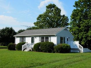 103 Parrotts Creek Ln, Water View, VA 23180