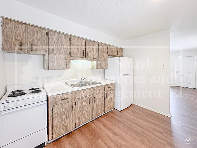 620 N Lake Ave #3 — Photo 6