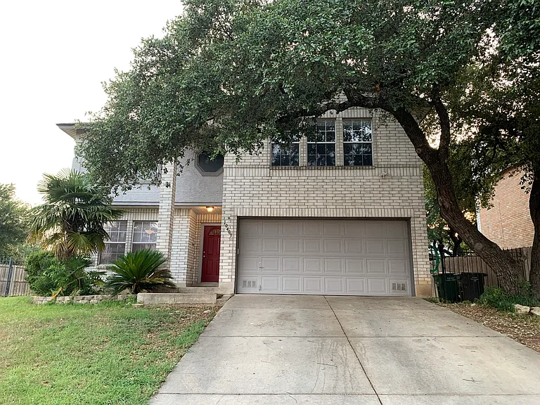10403 Pelican Oak Dr — Photo 2